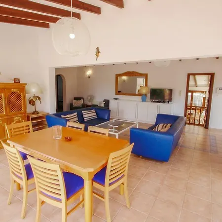 Villa El Molino - Well-furnished In